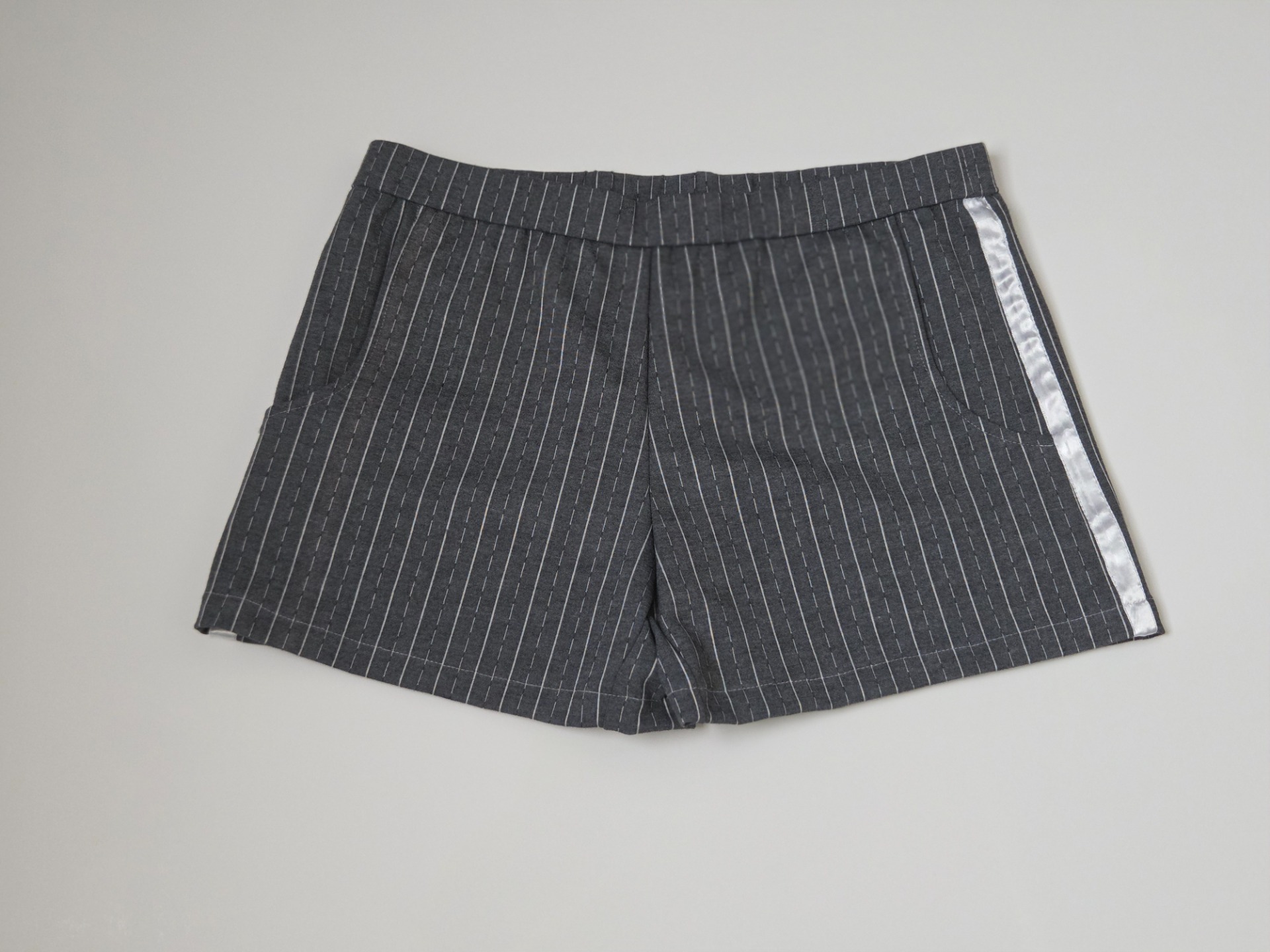 Grey chino short